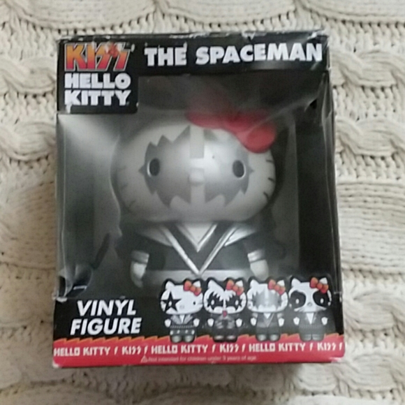 Hello Kitty Other - Funko vinyl figure hello kitty spaceman